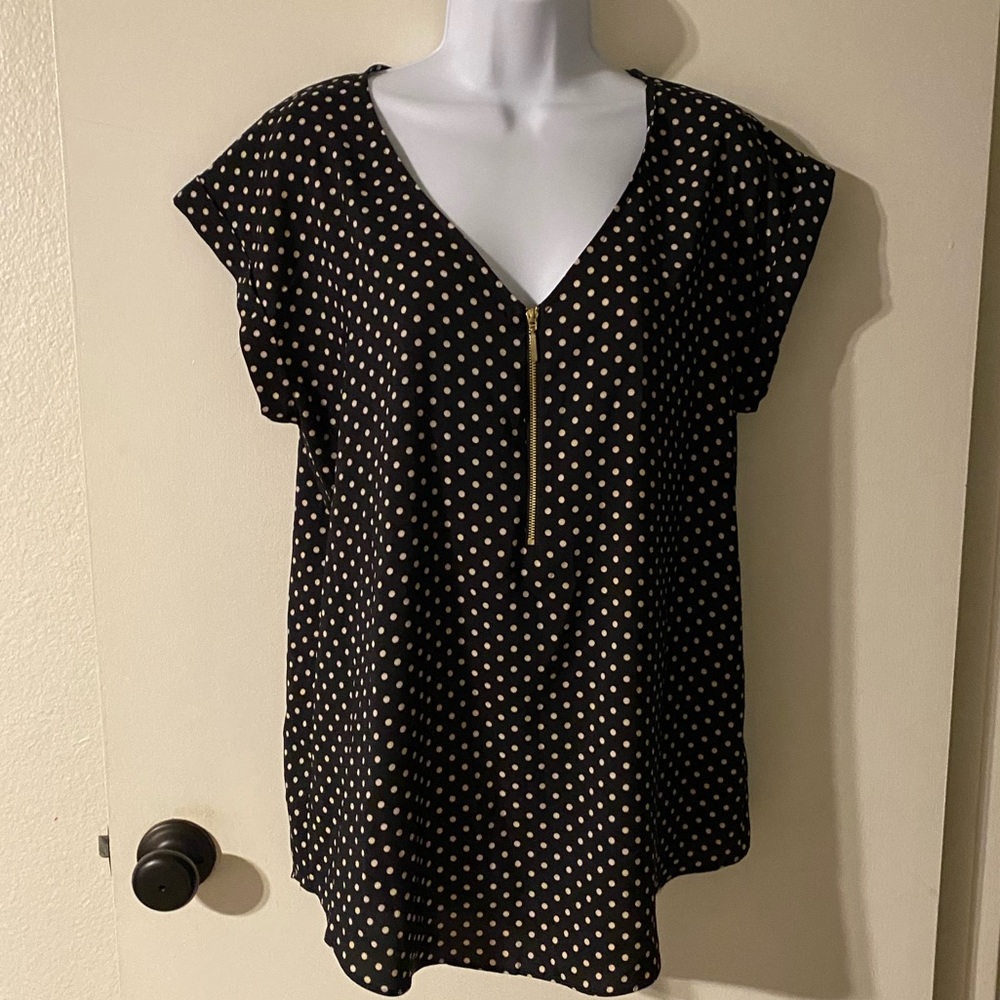 Express large sleeveless blouse with polka dots